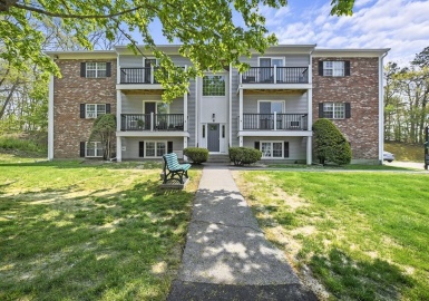 10 Chapel Hill Drive, Plymouth, Massachusetts 02360, 1 Bedroom Bedrooms, 4 Rooms Rooms,1 BathroomBathrooms,Residential,For Sale,Plymouth Colony Condominiums,Chapel Hill Drive,73120301