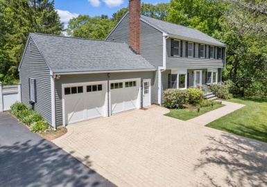 322 Concord Rd, Wayland, Massachusetts 01778, 4 Bedrooms Bedrooms, 10 Rooms Rooms,3.5 BathroomsBathrooms,Residential,For Sale,Concord Rd,73117684