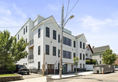51 Crescent Ave, Chelsea, Massachusetts 02150, 2 Bedrooms Bedrooms, 4 Rooms Rooms,2 BathroomsBathrooms,Residential,For Sale,Crescent Ave,73143933