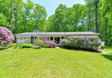 13 Nebo St, Medfield, Massachusetts 02052, 4 Bedrooms Bedrooms, 10 Rooms Rooms,2 BathroomsBathrooms,Residential,For Sale,Nebo St,73117112