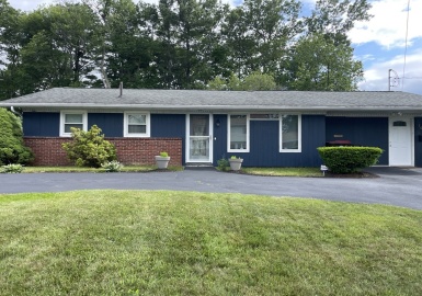 162 Kevin Rd, Brockton, Massachusetts 02302, 3 Bedrooms Bedrooms, 7 Rooms Rooms,1 BathroomBathrooms,Residential,For Sale,Kevin Rd,73128208