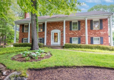 25 Heritage Lane, Lynnfield, Massachusetts 01940, 4 Bedrooms Bedrooms, 8 Rooms Rooms,2.5 BathroomsBathrooms,Residential,For Sale,Heritage Lane,73117724