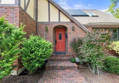 95 Wood End Road, Newton, Massachusetts 02461, 4 Bedrooms Bedrooms, 10 Rooms Rooms,3.5 BathroomsBathrooms,Residential,For Sale,Wood End Road,73125149