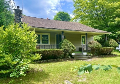 129 Old Palmer Rd, Brimfield, Massachusetts 01010, 3 Bedrooms Bedrooms, 5 Rooms Rooms,1.5 BathroomsBathrooms,Residential,For Sale,Old Palmer Rd,73136849