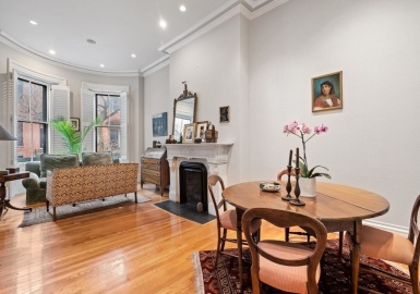 33 Milford St, Boston, Massachusetts 02118, 2 Bedrooms Bedrooms, 4 Rooms Rooms,2.5 BathroomsBathrooms,Residential,For Sale,Milford St,73107395