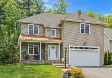 697 Salisbury St, Worcester, Massachusetts 01609, 4 Bedrooms Bedrooms, 9 Rooms Rooms,3.5 BathroomsBathrooms,Residential,For Sale,Salisbury St,73117481
