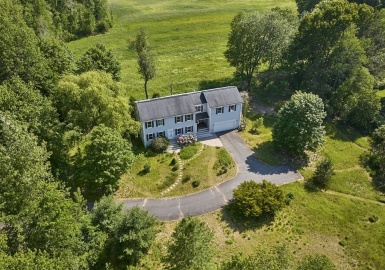 16 Poets Corner Rd, Amherst, Massachusetts 01002, 5 Bedrooms Bedrooms, 9 Rooms Rooms,3.5 BathroomsBathrooms,Residential,For Sale,Poets Corner Rd,73120491