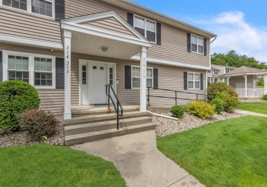 665 Center St, Ludlow, Massachusetts 01056, 2 Bedrooms Bedrooms, 5 Rooms Rooms,2 BathroomsBathrooms,Residential,For Sale,Meadowe Crest Condominiums,Center St,73123144