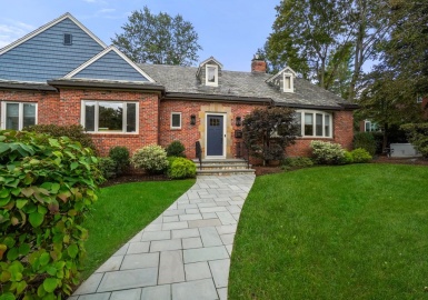 108 Fuller St, Newton, Massachusetts 02465, 5 Bedrooms Bedrooms, 11 Rooms Rooms,5 BathroomsBathrooms,Residential,For Sale,Fuller St,73097378