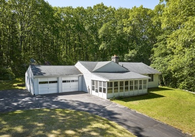 20 Southampton Rd., Holyoke, Massachusetts 01040, 3 Bedrooms Bedrooms, 5 Rooms Rooms,2 BathroomsBathrooms,Residential,For Sale,Southampton Rd.,73117463