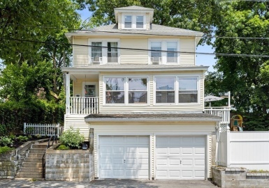 4 Moison Ave, Methuen, Massachusetts 01844, 3 Bedrooms Bedrooms, 6 Rooms Rooms,1.5 BathroomsBathrooms,Residential,For Sale,Moison Ave,73127104