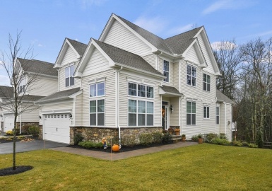 31 Phoebe Street, Methuen, Massachusetts 01844, 3 Bedrooms Bedrooms, 9 Rooms Rooms,2.5 BathroomsBathrooms,Residential,For Sale,Preserve At Emerald Pines,Phoebe Street,73059400