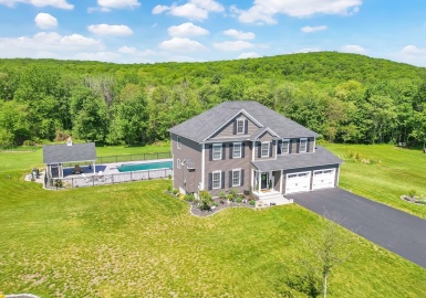 10 Julia Way, Wilbraham, Massachusetts 01095, 4 Bedrooms Bedrooms, 7 Rooms Rooms,3.5 BathroomsBathrooms,Residential,For Sale,Julia Way,73112668