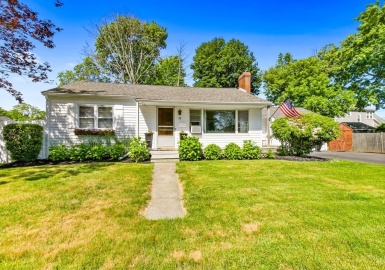 19 Butternut Ln, Rockland, Massachusetts 02370, 2 Bedrooms Bedrooms, 6 Rooms Rooms,1 BathroomBathrooms,Residential,For Sale,Butternut Ln,73128520