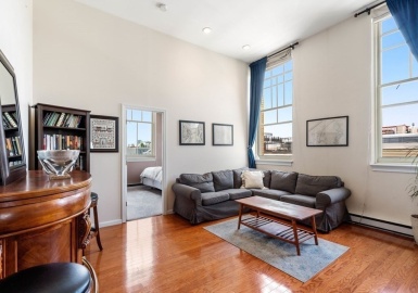 350 W 4th St, Boston, Massachusetts 02127, 2 Bedrooms Bedrooms, 4 Rooms Rooms,1 BathroomBathrooms,Residential,For Sale,W 4th St,73118521