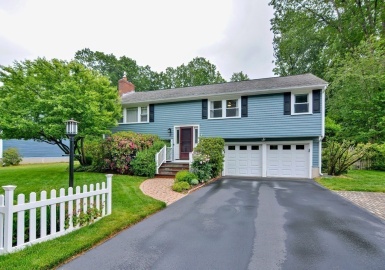 25 Blackberry Lane, Framingham, Massachusetts 01701, 3 Bedrooms Bedrooms, 9 Rooms Rooms,2.5 BathroomsBathrooms,Residential,For Sale,Blackberry Lane,73121908