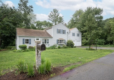 4 Meadow Way, Norton, Massachusetts 02766, 3 Bedrooms Bedrooms, 10 Rooms Rooms,3 BathroomsBathrooms,Residential,For Sale,Meadow Way,73111651