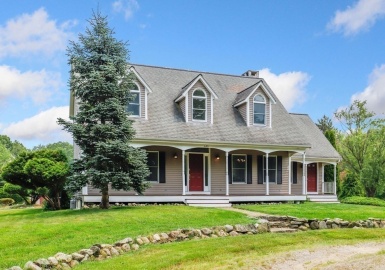 640 Walnut St, Bridgewater, Massachusetts 02324, 3 Bedrooms Bedrooms, 6 Rooms Rooms,2.5 BathroomsBathrooms,Residential,For Sale,Walnut St,73121469