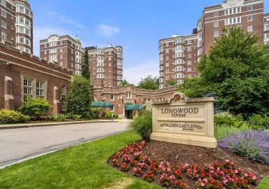 20 Chapel, Brookline, Massachusetts 02445, 2 Bedrooms Bedrooms, 5 Rooms Rooms,2 BathroomsBathrooms,Residential,For Sale,Longwood Towers,Chapel,73126864