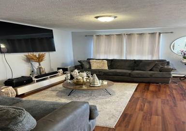 20 Knox St, Lawrence, Massachusetts 01841, 2 Bedrooms Bedrooms, 4 Rooms Rooms,1.5 BathroomsBathrooms,Residential,For Sale,Knox St,73128220