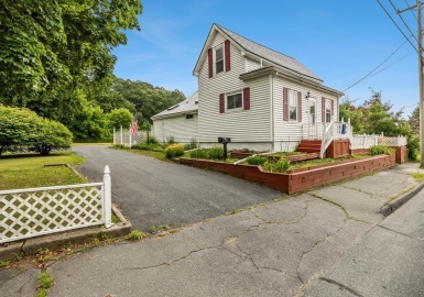 631 Whittenton Street, Taunton, Massachusetts 02780, 3 Bedrooms Bedrooms, 8 Rooms Rooms,1 BathroomBathrooms,Residential,For Sale,Whittenton Street,73132770