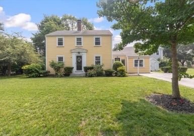 10 Sherwood Rd, Hingham, Massachusetts 02043, 3 Bedrooms Bedrooms, 7 Rooms Rooms,1.5 BathroomsBathrooms,Residential,For Sale,Sherwood Rd,73137849