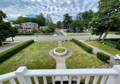 2 Wyman Ct, Winchester, Massachusetts 01890, 3 Bedrooms Bedrooms, 6 Rooms Rooms,1.5 BathroomsBathrooms,Residential Lease,For Rent,Wyman Ct,73146571