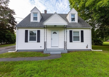 55 Dupuis Rd, Holyoke, Massachusetts 01040, 4 Bedrooms Bedrooms, 6 Rooms Rooms,1 BathroomBathrooms,Residential,For Sale,Dupuis Rd,73138085