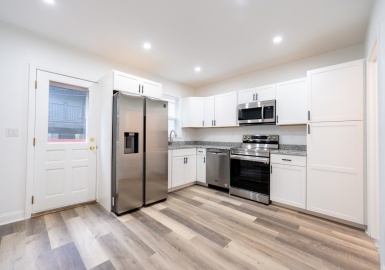 207 Athens St, Boston, Massachusetts 02127, 3 Bedrooms Bedrooms, 9 Rooms Rooms,3 BathroomsBathrooms,Residential Lease,For Rent,Athens St,73158570
