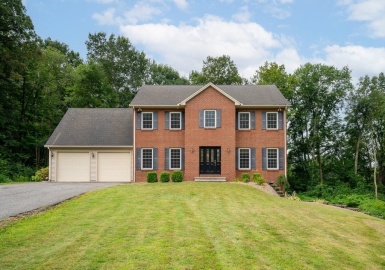 607 George Hannum Rd, Belchertown, Massachusetts 01007, 3 Bedrooms Bedrooms, 8 Rooms Rooms,3.5 BathroomsBathrooms,Residential,For Sale,George Hannum Rd,73148955