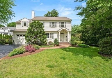 5 Vane Street, Wellesley, Massachusetts 02482, 4 Bedrooms Bedrooms, 9 Rooms Rooms,3.5 BathroomsBathrooms,Residential,For Sale,Vane Street,73125043