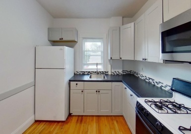 48 Chubbuck Street, Quincy, Massachusetts 02169, 1 Bedroom Bedrooms, 4 Rooms Rooms,1 BathroomBathrooms,Residential Lease,For Rent,Chubbuck Street,73165912