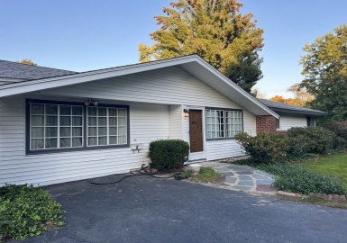 4 Scott Drive, Framingham, Massachusetts 01701, 3 Bedrooms Bedrooms, 8 Rooms Rooms,1.5 BathroomsBathrooms,Residential Lease,For Rent,Scott Drive,73172229