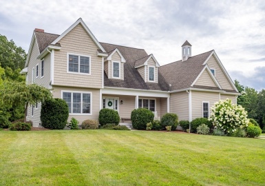 176 Elmwood Rd, Lunenburg, Massachusetts 01462, 3 Bedrooms Bedrooms, 7 Rooms Rooms,3.5 BathroomsBathrooms,Residential,For Sale,Elmwood Rd,73149005