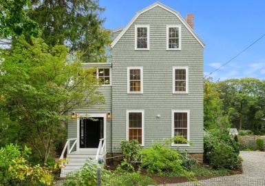 40 Haskell Street, Beverly, Massachusetts 01915, 5 Bedrooms Bedrooms, 11 Rooms Rooms,3.5 BathroomsBathrooms,Residential Lease,For Rent,Haskell Street,73176464
