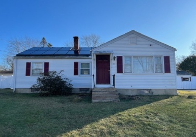 33 Fredette St, Springfield, Massachusetts 01109, 3 Bedrooms Bedrooms, 6 Rooms Rooms,2 BathroomsBathrooms,Residential Lease,For Rent,Fredette St,73191849