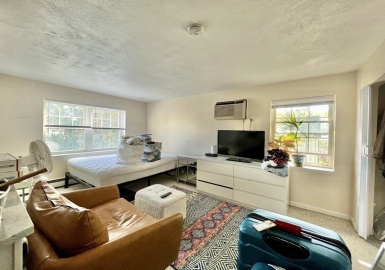 34 Clark St, Arlington, Massachusetts 02476, 1 Room Rooms,1 BathroomBathrooms,Residential Lease,For Rent,Clark St,73198465