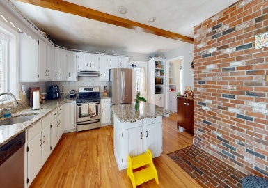11A Pearl St, Woburn, Massachusetts 01801, 3 Bedrooms Bedrooms, 6 Rooms Rooms,2 BathroomsBathrooms,Residential Lease,For Rent,Pearl St,73197569