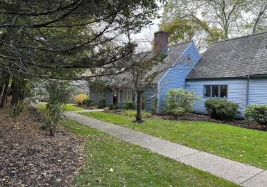 55 Potter Pond, Lexington, Massachusetts 02421, 2 Bedrooms Bedrooms, 4 Rooms Rooms,1 BathroomBathrooms,Residential Lease,For Rent,Potter Pond,73178062