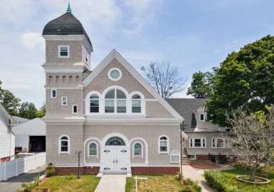 143 Burrill Street, Swampscott, Massachusetts 01907, 2 Bedrooms Bedrooms, 4 Rooms Rooms,1 BathroomBathrooms,Residential,For Sale,Burrill Street,73146617