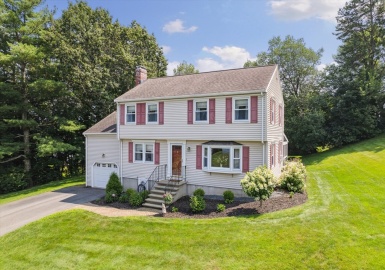 26 Blueberry Ln, Methuen, Massachusetts 01844, 3 Bedrooms Bedrooms, 7 Rooms Rooms,2.5 BathroomsBathrooms,Residential,For Sale,Blueberry Ln,73143437