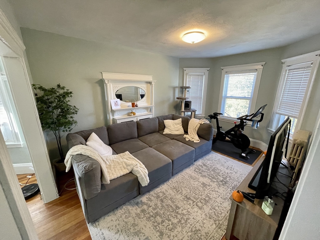 194 Boston St, Boston, Massachusetts 02125