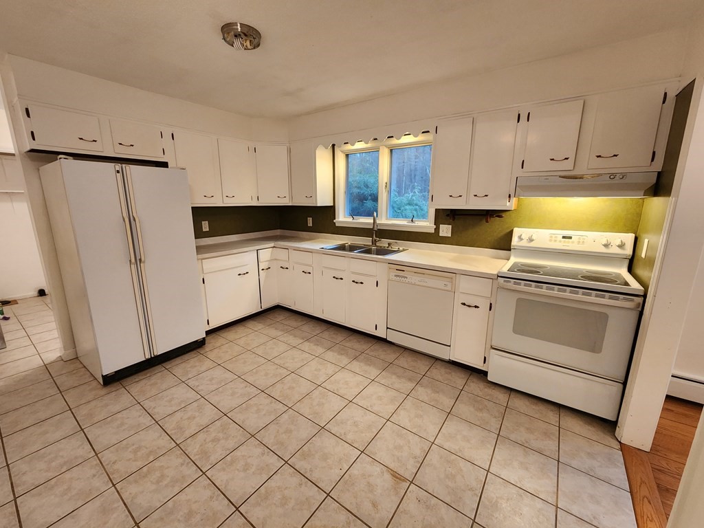 17 Diamond Hill Rd, Holden, Massachusetts 01522