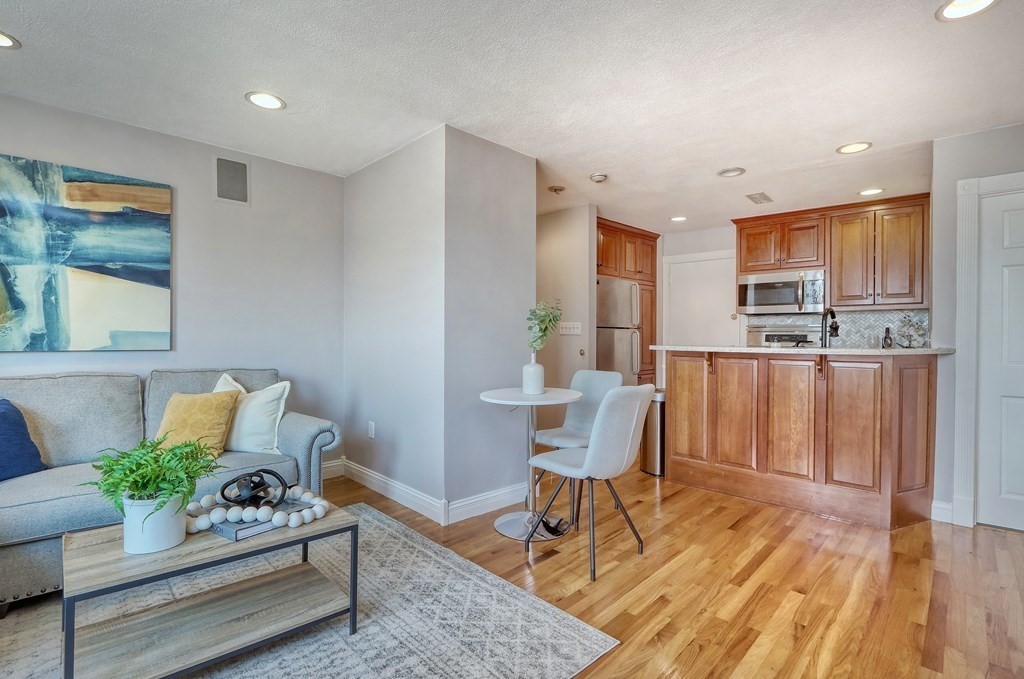 386 Commercial Street, Boston, Massachusetts 02109