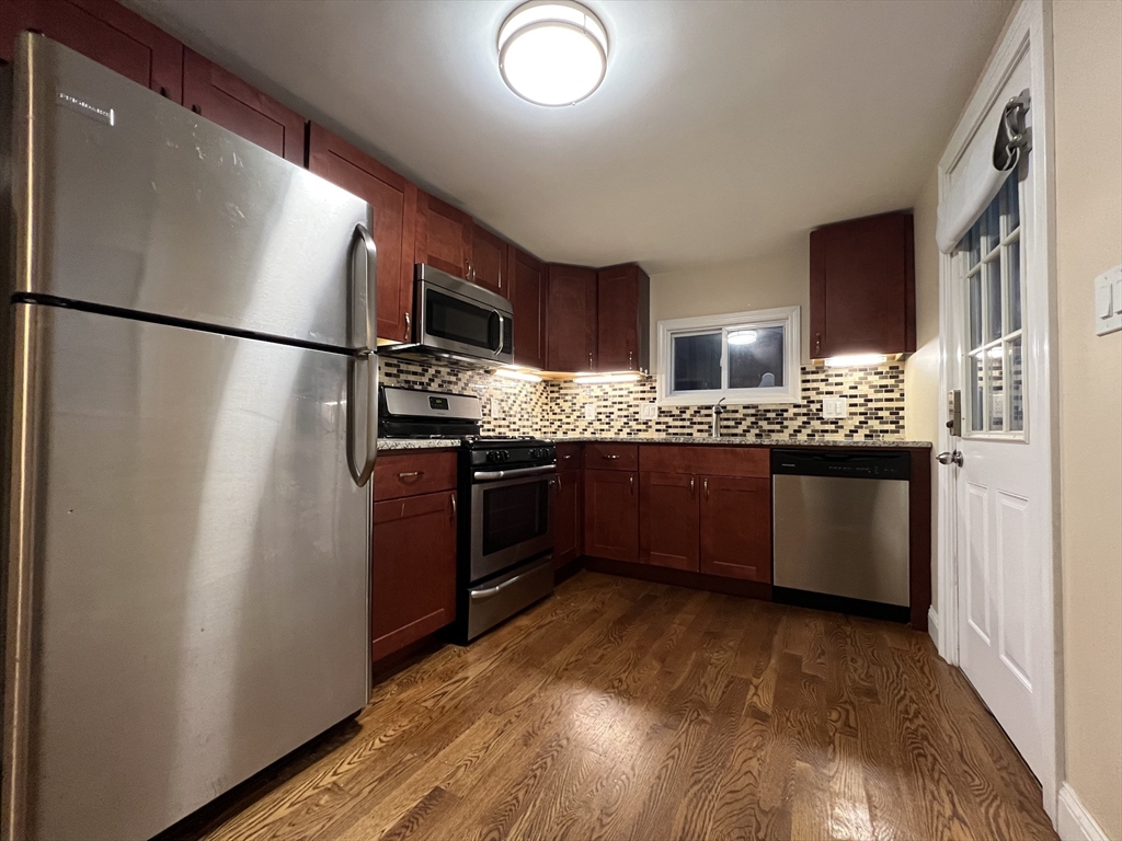 28 Cross St, Waltham, Massachusetts 02453