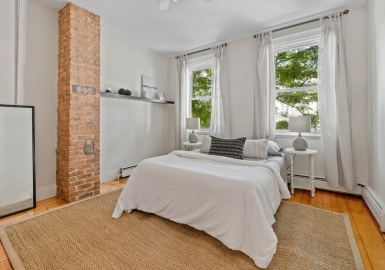 431 E 3rd St, Boston, Massachusetts 02127, 2 Bedrooms Bedrooms, 3 Rooms Rooms,1 BathroomBathrooms,Residential Lease,For Rent,E 3rd St,73199529