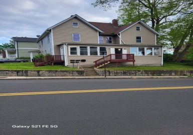 162 E Main St, Chicopee, Massachusetts 01020, 7 Bedrooms Bedrooms, 15 Rooms Rooms,4 BathroomsBathrooms,Residential Income,For Sale,E Main St,73237098