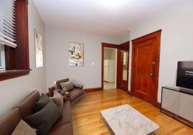 10 Dow St, Salem, Massachusetts 01970, 1 Bedroom Bedrooms, 4 Rooms Rooms,1 BathroomBathrooms,Residential Lease,For Rent,Dow St,73205419