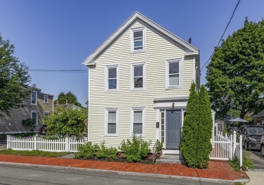28 Dove St, Newburyport, Massachusetts 01950, 1 Bedroom Bedrooms, 4 Rooms Rooms,1 BathroomBathrooms,Residential,For Sale,Dove St,73154975