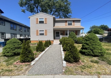 9 Sheridan St, Lawrence, Massachusetts 01841, 3 Bedrooms Bedrooms, 6 Rooms Rooms,1.5 BathroomsBathrooms,Residential,For Sale,Sheridan St,73145833